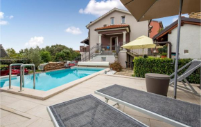 Amazing apartment in Matulji with Outdoor swimming pool and 2 Bedrooms